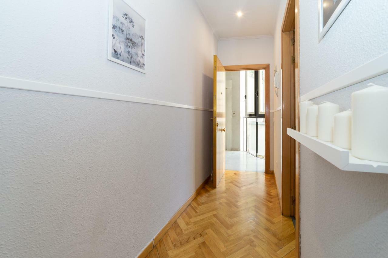 Apartamentos Plaza De Espana Madrid Exterior photo