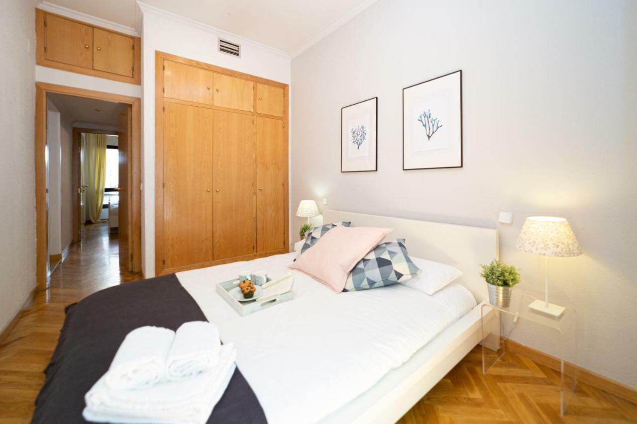 Apartamentos Plaza De Espana Madrid Exterior photo